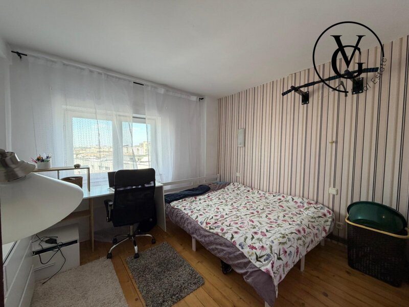 Crangasi, apartament 3 camere, centrala proprie.